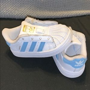 Toddler Adidas superstar size 4.
